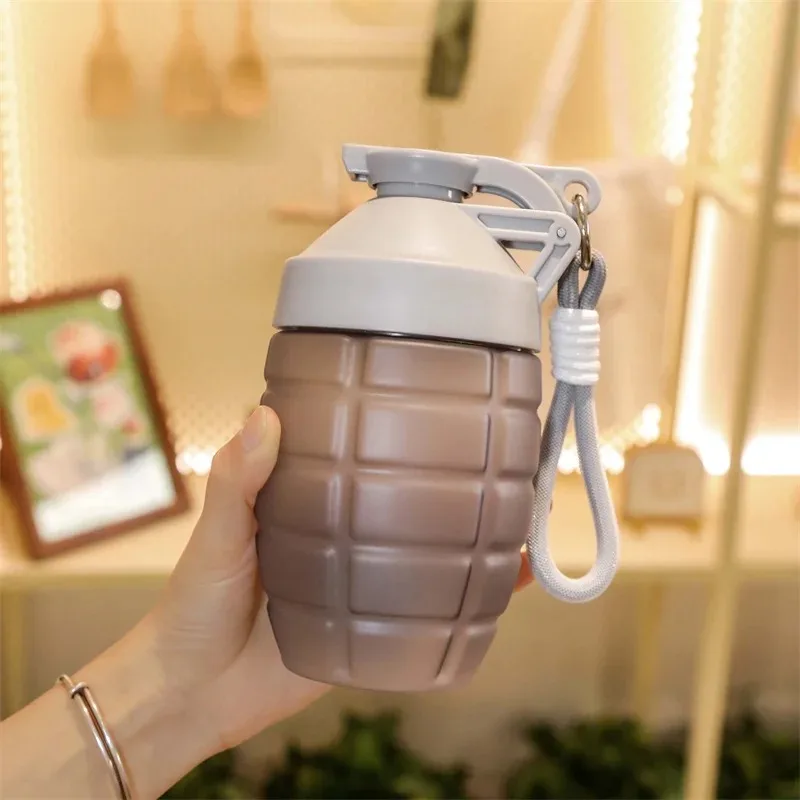 600ml大容量スポーツウォーターボトル、プロテインシェイク - Fitness With Nutrition のレビューと価格
